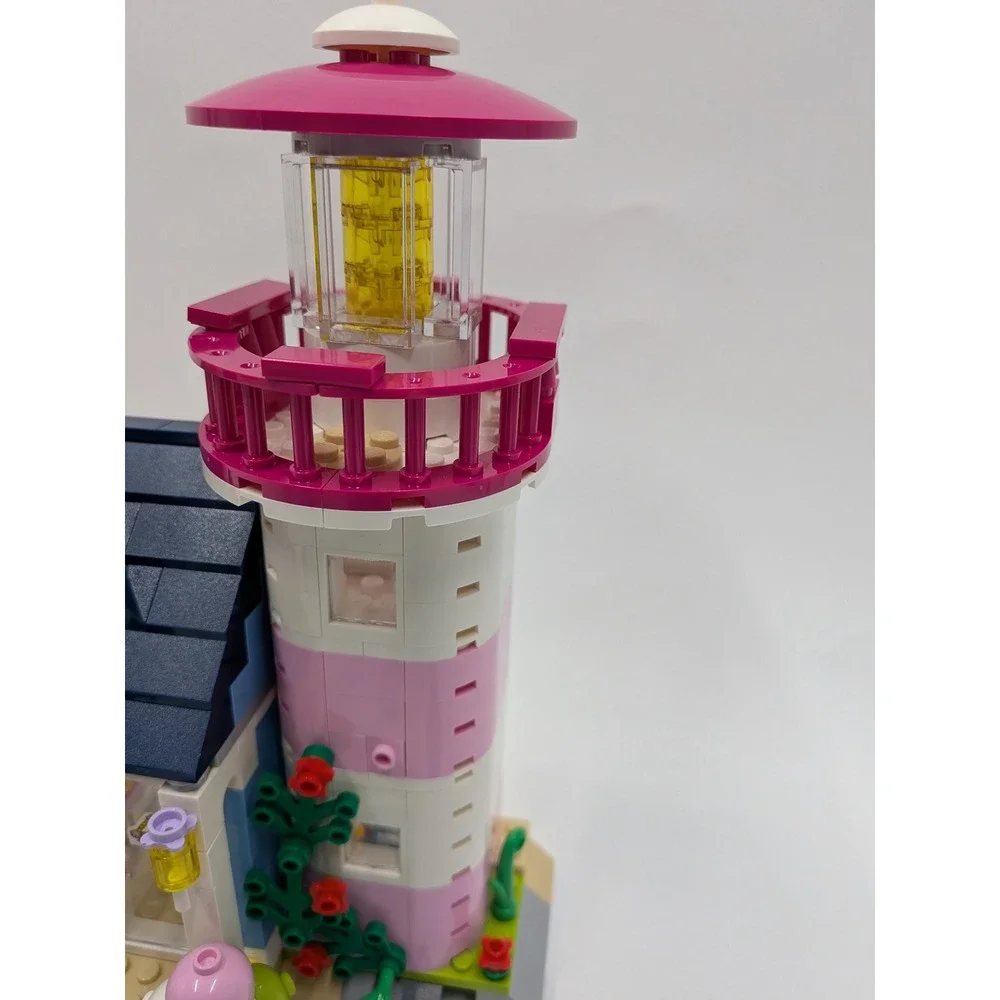 LEGO Friends Heartlake Lighthouse 41094 Ice Cream Shop Set w/Printed Manuals